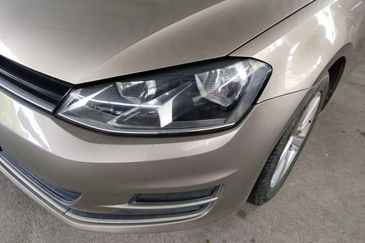 Used Volkswagen Golf 2016 230TSI Automatic Comfort Version Left Front Headlight