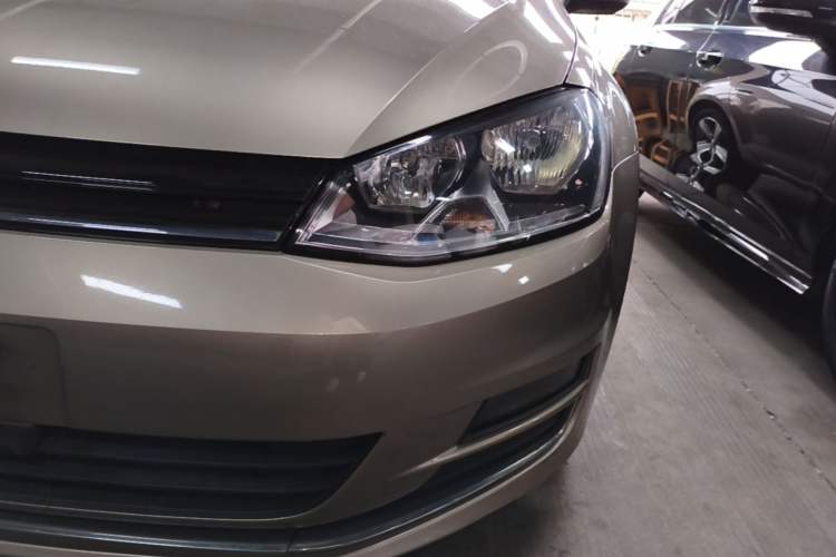 Used Volkswagen Golf 2016 230TSI Automatic Comfort Version Left Front Headlight
