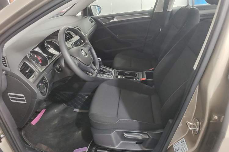 Used Volkswagen Golf 2016 1.6L Automatic Fashion Model Left Front Seat