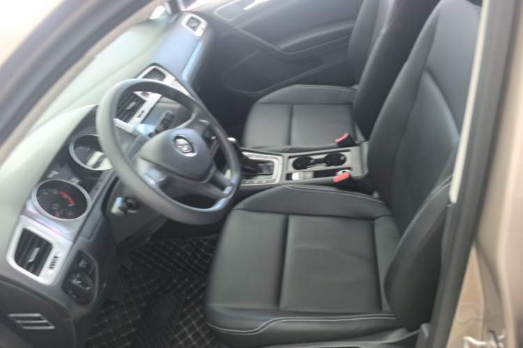 Used Volkswagen Golf 2016 1.6L Automatic Fashion Model Left Front Seat