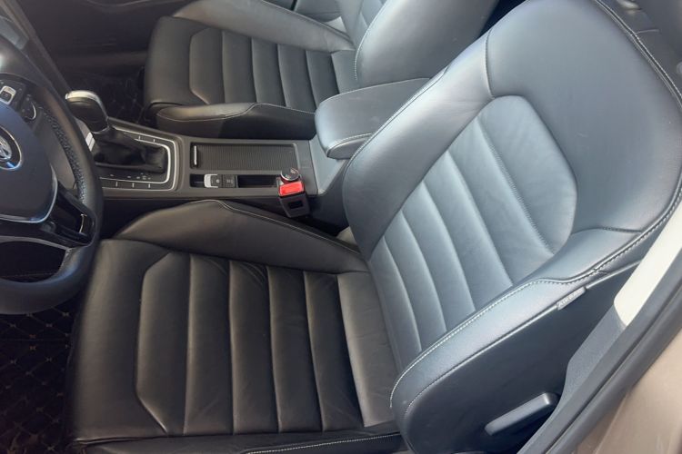Used Volkswagen Golf 2016 230TSI Automatic Luxury Version Left Front Seat