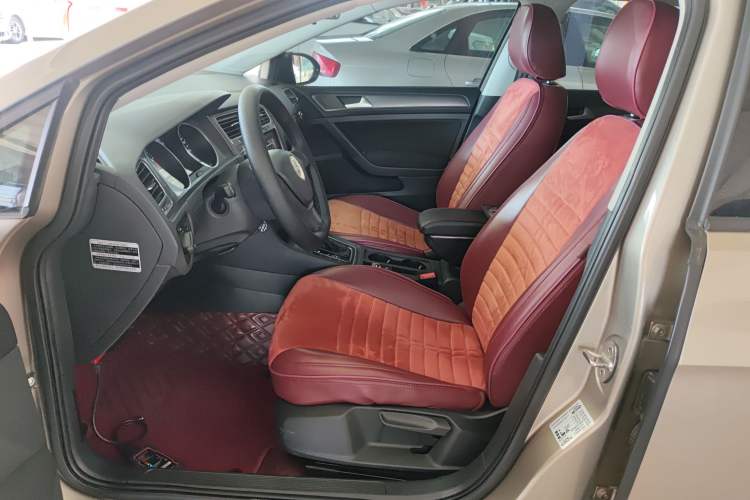 Used Volkswagen Golf 2016 1.6L Automatic Fashion Model Left Front Seat