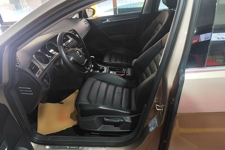 Used Volkswagen Golf 2016 230TSI Automatic Luxury Version Left Front Seat