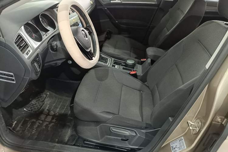 Used Volkswagen Golf 2016 1.6L Automatic Comfort Model Left Front Seat
