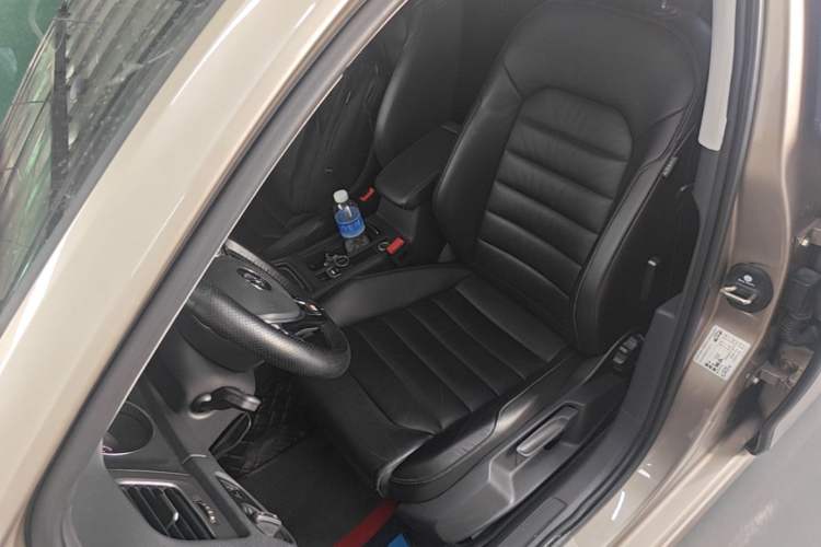 Used Volkswagen Golf 2016 230TSI Automatic Luxury Version Left Front Seat