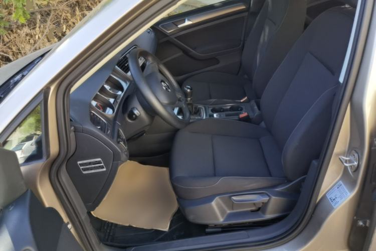 Used Volkswagen Golf 2016 1.6L Manual Fashion Edition Left Front Seat
