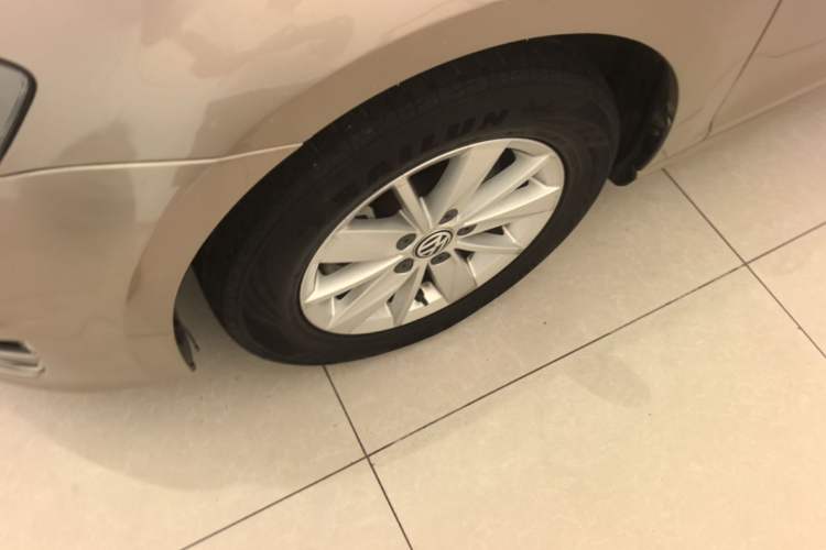 Used Volkswagen Golf 2016 1.6L Automatic Fashion Model Left Front Wheel Hub