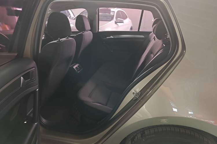 Used Volkswagen Golf 2016 230TSI Automatic Comfort Version Left Rear Seat