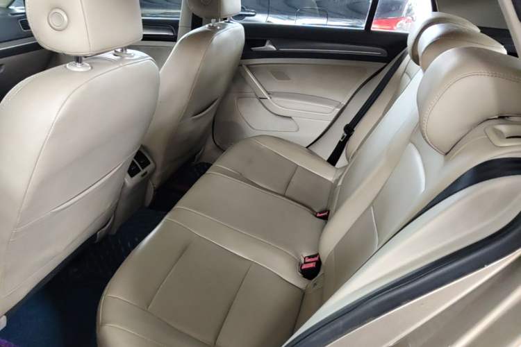 Used Volkswagen Golf 2016 230TSI Automatic Comfort Version Left Rear Seat