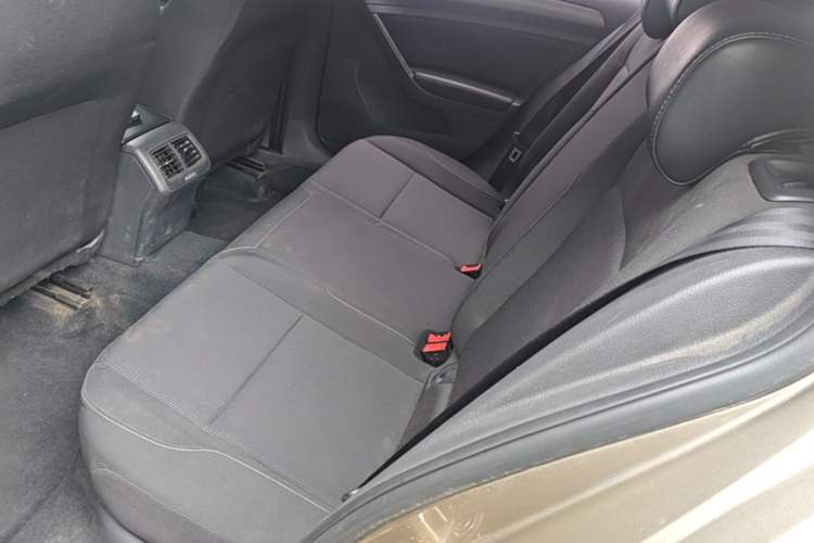 Used Volkswagen Golf 2016 1.6L Automatic Fashion Model Left Rear Seat
