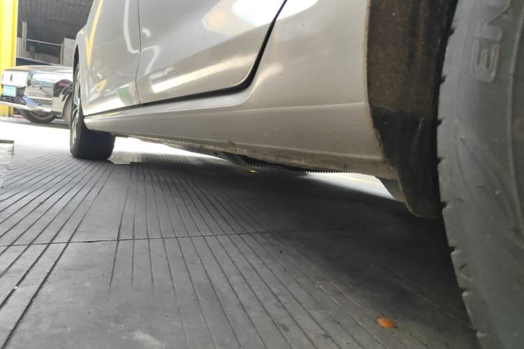 Used Volkswagen Golf 2016 230TSI Automatic Luxury Version Left Side Sill