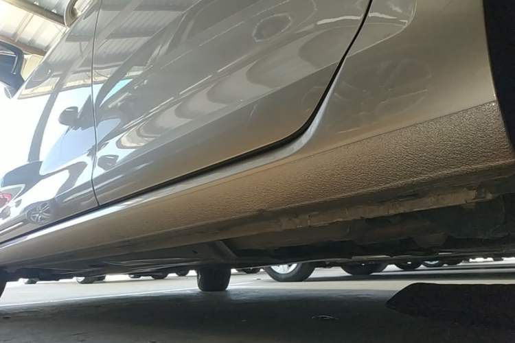 Used Volkswagen Golf 2016 230TSI Automatic Comfort Version Left Side Sill