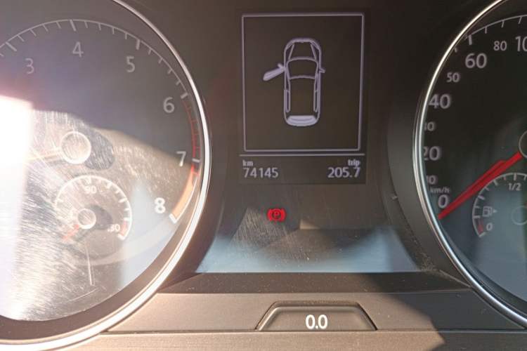 Used Volkswagen Golf 2016 1.6L Automatic Comfort Model Odometer Close Up