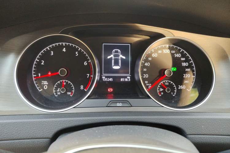 Used Volkswagen Golf 2016 230TSI Automatic Luxury Version Odometer Close Up