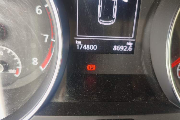Used Volkswagen Golf 2016 230TSI Automatic Luxury Version Odometer Close Up