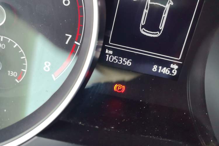 Used Volkswagen Golf 2016 230TSI Automatic Comfort Version Odometer Close Up