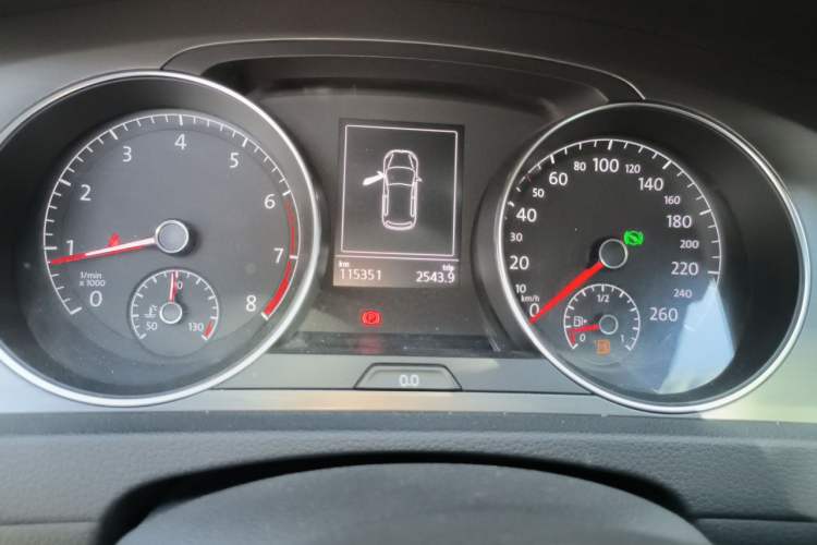 Used Volkswagen Golf 2016 1.6L Automatic Comfort Model Odometer Close Up