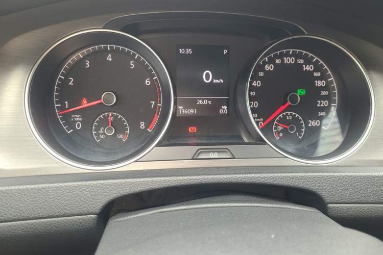 Used Volkswagen Golf 2016 1.6L Automatic Comfort Model Odometer Close Up