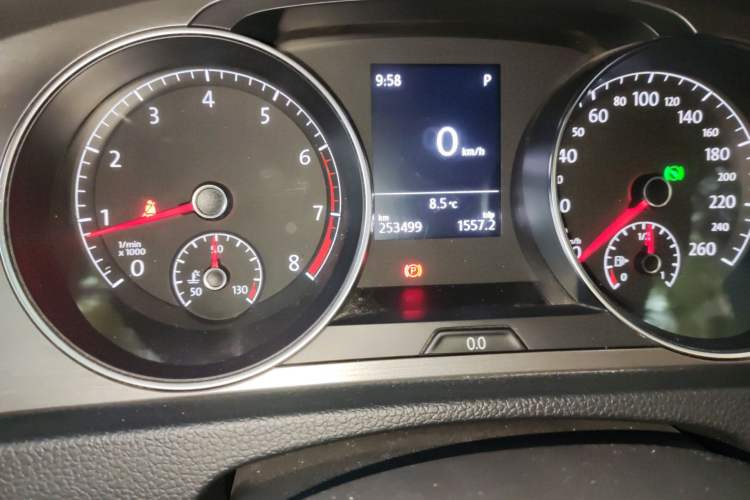 Used Volkswagen Golf 2016 230TSI Automatic Comfort Version Odometer Close Up