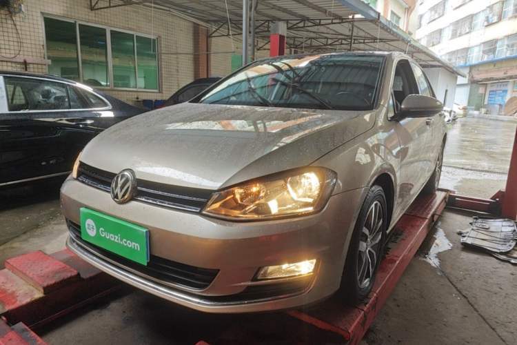 Used Volkswagen Golf 2016 230TSI Automatic Luxury Version Guazi used car, China used car export, Used car for sale, Used  cars, Cheapest cars for sale