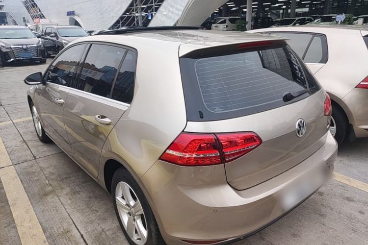 Used Volkswagen Golf 2016 1.6L Automatic Comfort Model Rear Left 45 Deg