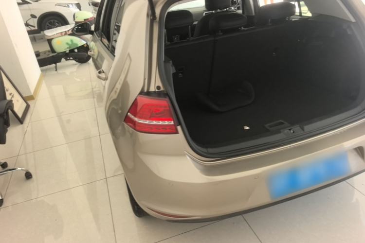 Used Volkswagen Golf 2016 1.6L Automatic Fashion Model Rear Left 45 Deg