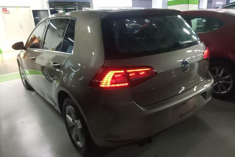 Used Volkswagen Golf 2016 230TSI Automatic Comfort Version Rear Left 45 Deg