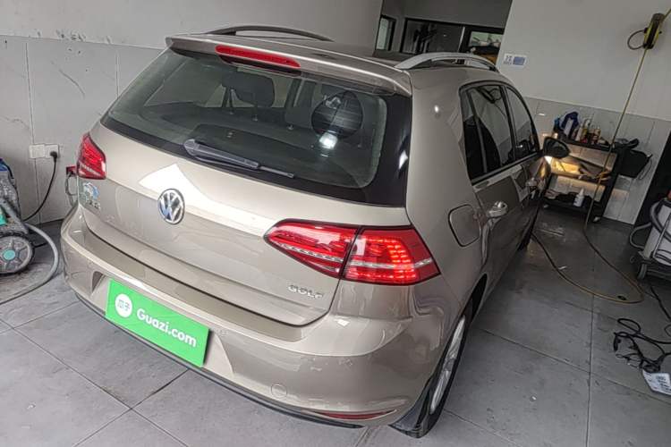 Used Volkswagen Golf 2016 1.6L Automatic Fashion Model Rear Right 45 Deg