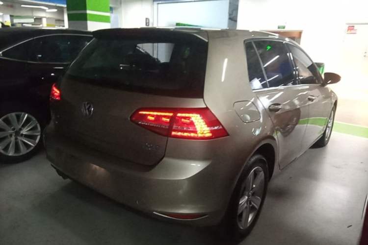 Used Volkswagen Golf 2016 230TSI Automatic Comfort Version Rear Right 45 Deg