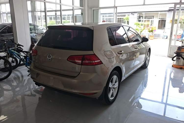 Used Volkswagen Golf 2016 230TSI Automatic Comfort Version Rear Right 45 Deg