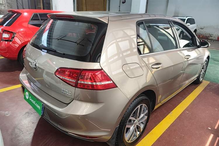 Used Volkswagen Golf 2016 230TSI Automatic Luxury Version Rear Right 45 Deg