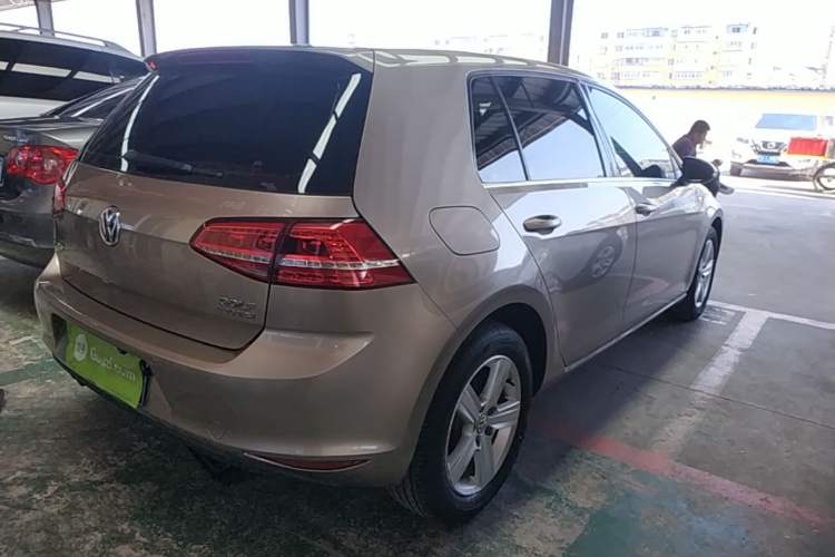 Used Volkswagen Golf 2016 230TSI Automatic Comfort Version Rear Right 45 Deg