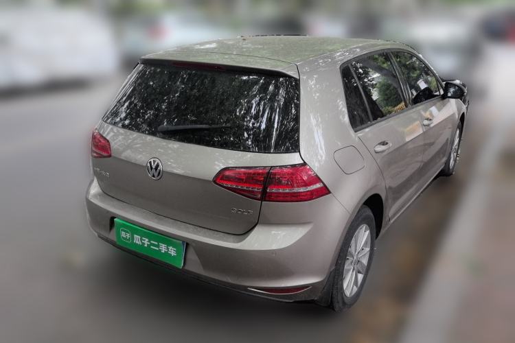 Used Volkswagen Golf 2016 1.6L Automatic Fashion Model Rear Right 45 Deg