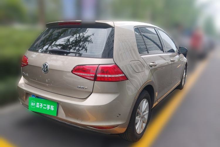 Used Volkswagen Golf 2016 1.6L Automatic Fashion Model Rear Right 45 Deg
