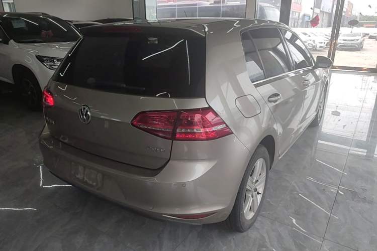 Used Volkswagen Golf 2016 1.6L Automatic Comfort Model Rear Right 45 Deg