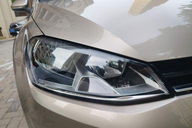 Used Volkswagen Golf 2016 1.6L Automatic Comfort Model Right Front Headlight