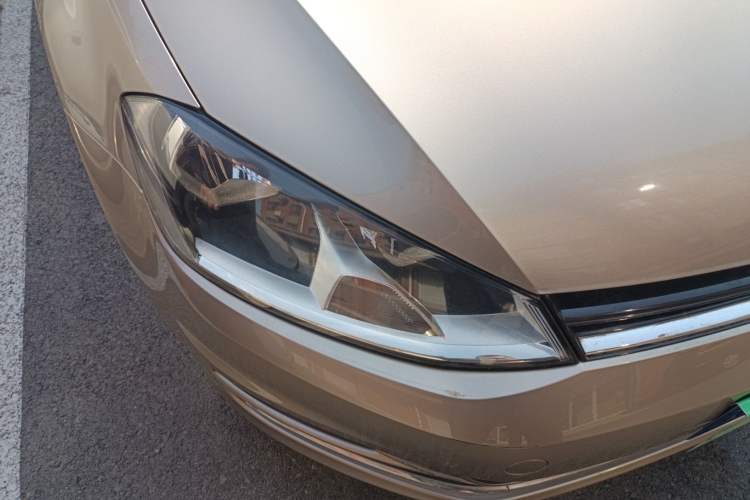 Used Volkswagen Golf 2016 1.6L Automatic Comfort Model Right Front Headlight