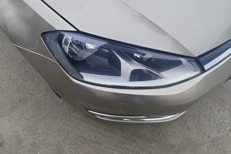 Used Volkswagen Golf 2016 1.6L Automatic Comfort Model Right Front Headlight