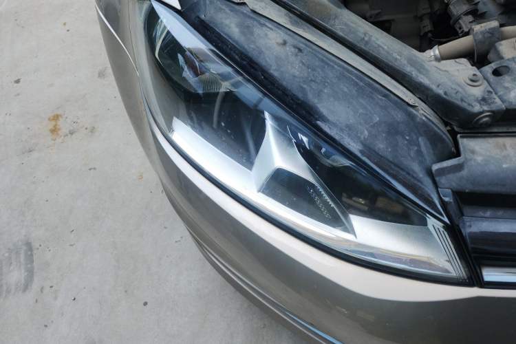 Used Volkswagen Golf 2016 1.6L Automatic Comfort Model Right Front Headlight