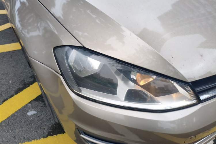 Used Volkswagen Golf 2016 230TSI Automatic Luxury Version Right Front Headlight