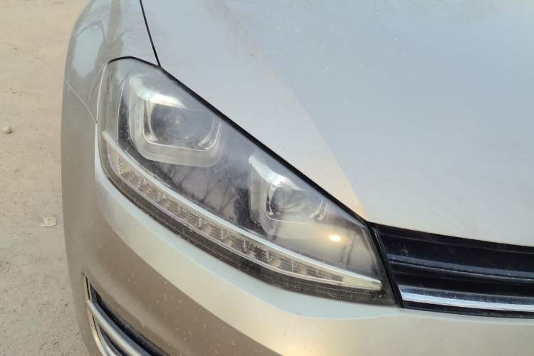 Used Volkswagen Golf 2016 230TSI Automatic Comfort Version Right Front Headlight