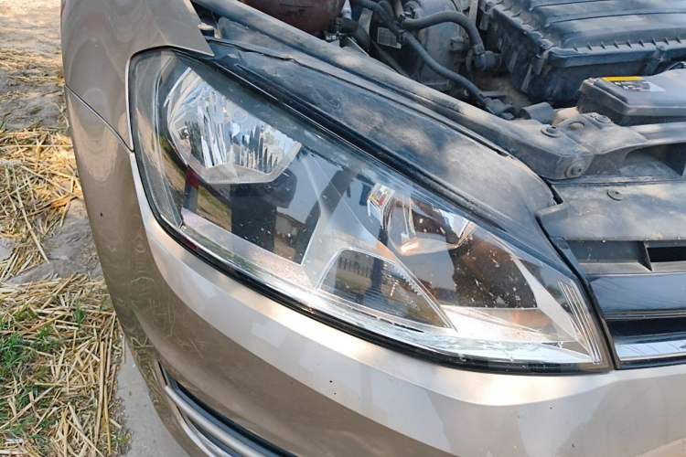 Used Volkswagen Golf 2016 1.6L Automatic Comfort Model Right Front Headlight