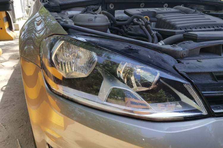 Used Volkswagen Golf 2016 230TSI Automatic Comfort Version Right Front Headlight