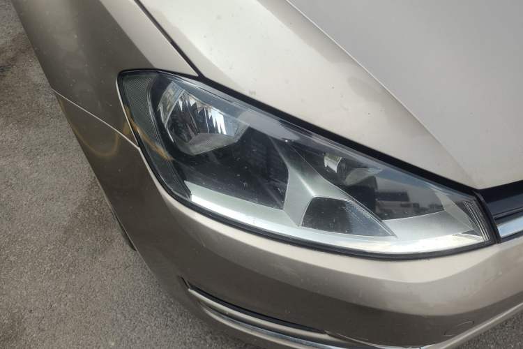 Used Volkswagen Golf 2016 1.6L Automatic Comfort Model Right Front Headlight
