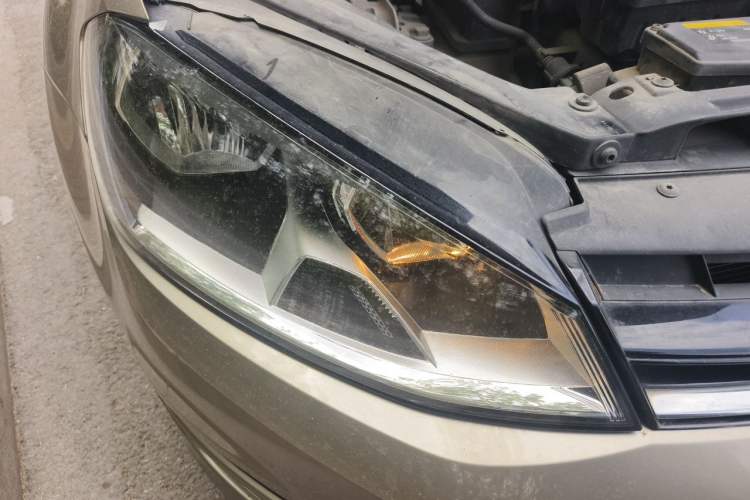 Used Volkswagen Golf 2016 1.6L Automatic Fashion Model Right Front Headlight