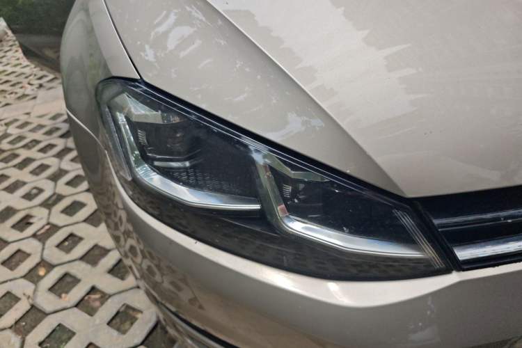 Used Volkswagen Golf 2016 230TSI Automatic Comfort Version Right Front Headlight