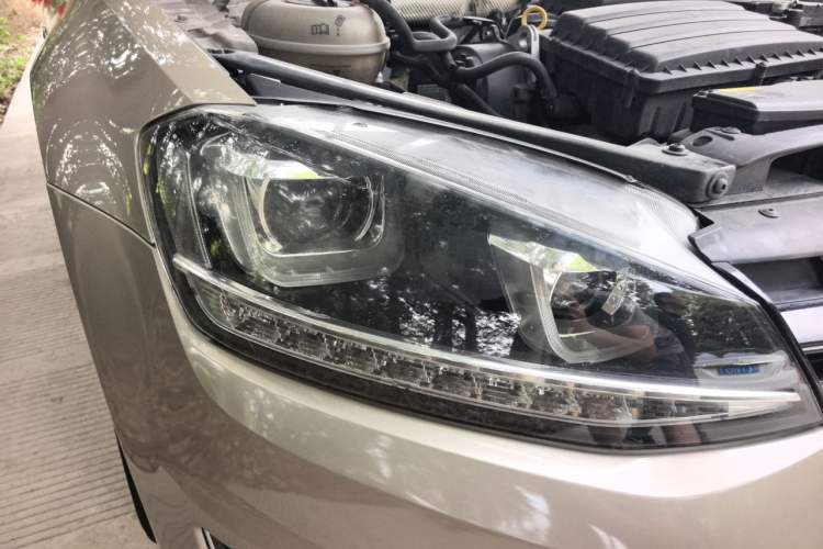 Used Volkswagen Golf 2016 1.6L Automatic Comfort Model Right Front Headlight