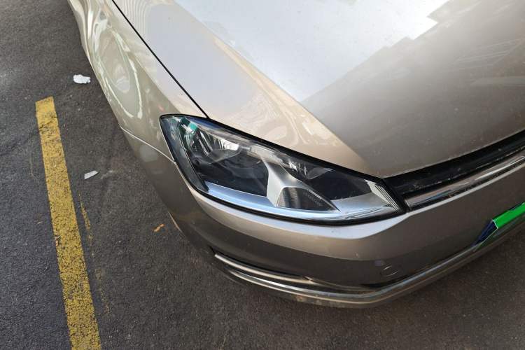 Used Volkswagen Golf 2016 1.6L Automatic Fashion Model Right Front Headlight