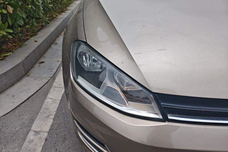 Used Volkswagen Golf 2016 1.6L Automatic Comfort Model Right Front Headlight