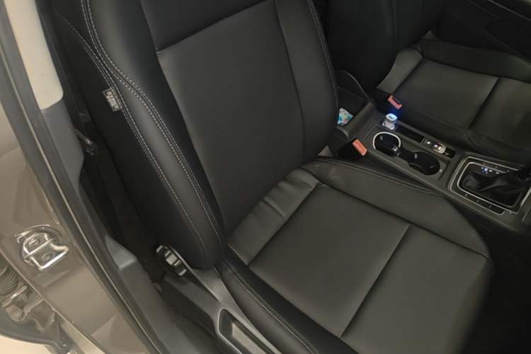 Used Volkswagen Golf 2016 1.6L Automatic Fashion Model Right Front Seat